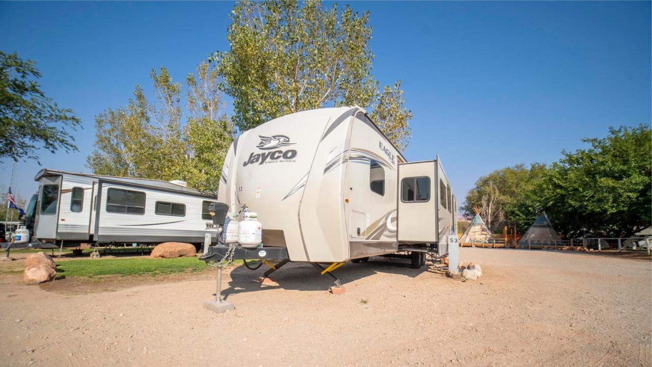 Outdoor Glamping Jayco Rv Ok35 Lägenhet Moab Exteriör bild